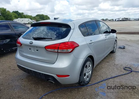 2017 Kia Forte Lx z USA, uszkodzony, nr VIN KNAFK5A85H5677725